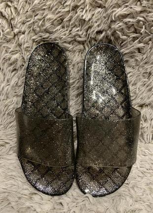 Силиконовые шлепки