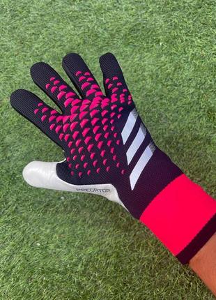 Вратарские перчатки adidas predator pro pro.