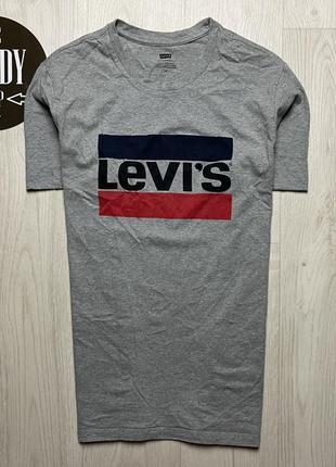 Мужская фтболка levis, размер по факту m