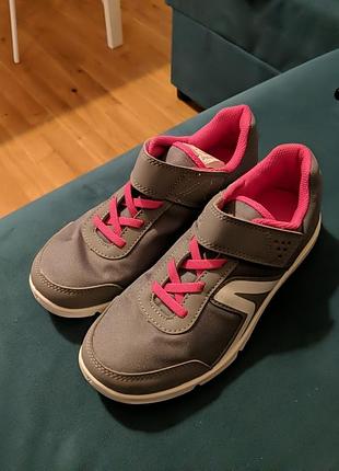 Кросівки розмір 38