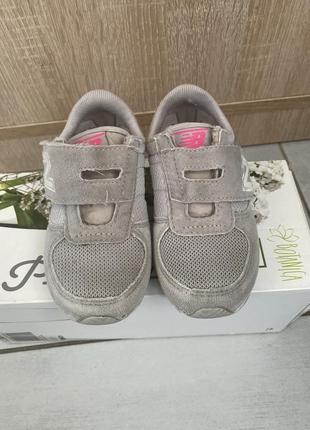 Дитячі кросівки