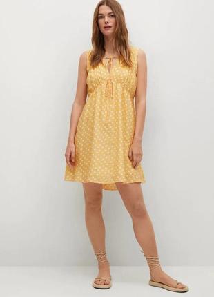 Желтое платье в горошек бренда mango3 фото