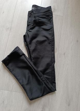 Джинсы женские