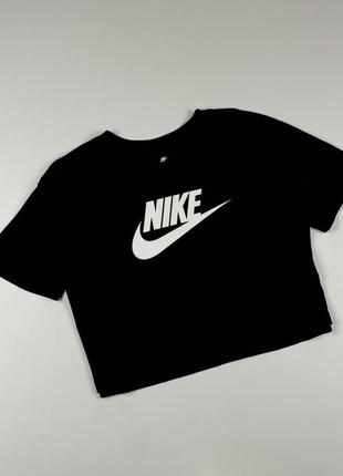 Женская оверсайз кроп-футболка nike