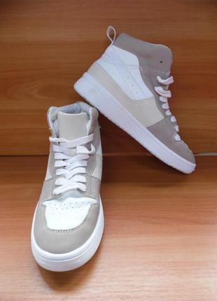 Кроссовки primark*