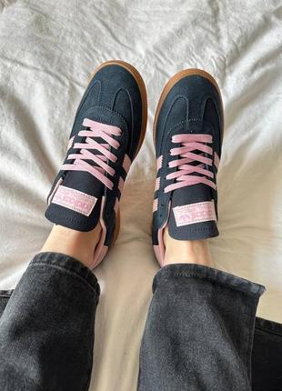 Жіночі кросівки чорні з рожевимadidas spezial handball core black clear pink gum10 фото