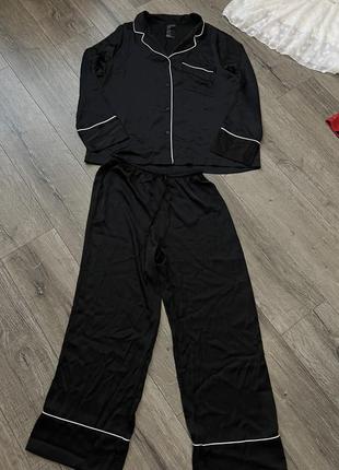 Піжамний костюм