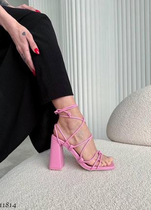 Оригинальные женские розовые босоножки на каблуке летние эко-кожа лето3 фото