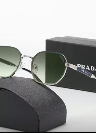 Солнцезащитные очки в стиле prada2 фото