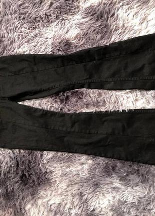 Черные джинсы