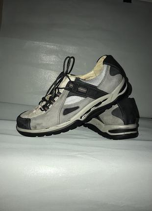 Кросівки чоловічі