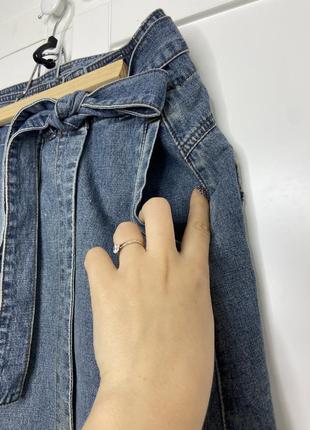 Джинсовая юбка на запах с поясом и накладными карманами,короткая джинс с потертостями,под старину,высокая посадка базовая2 фото