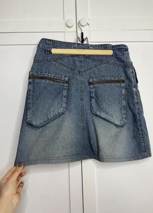 Джинсовая юбка на запах с поясом и накладными карманами,короткая джинс с потертостями,под старину,высокая посадка базовая6 фото