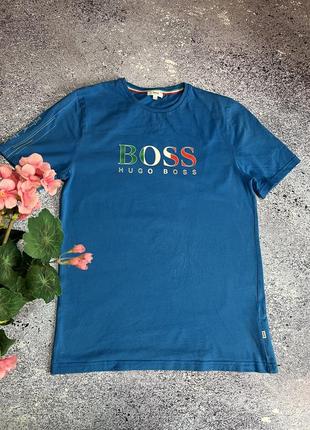 Синяя футболка мужская с крупными логотипами hugo boss italia (оригинал)1 фото