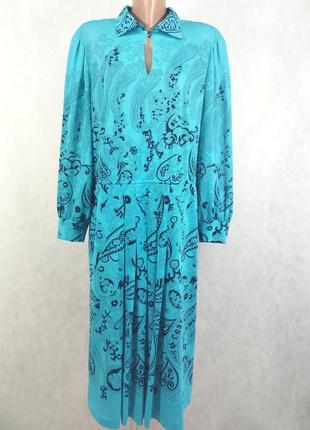 Платье бирюзовое с принтом черный с рукавами