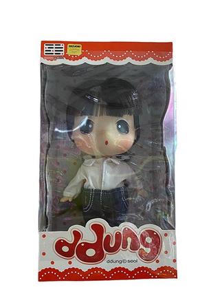 Игрушка кукла ddung в белой рубашке и джинсовой юбке