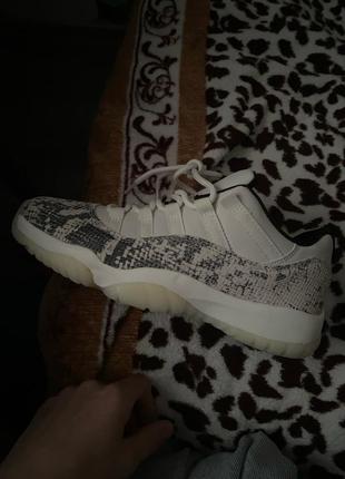 Jordan 11 low1 фото