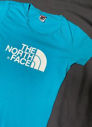 The north face женская футболка голубая3 фото