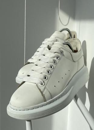 Кроссовки alexander mcqueen oversized sneaker mono white3 фото