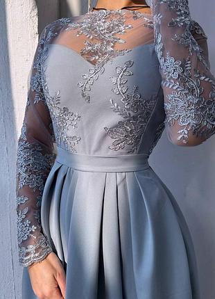 Женское качественное серое вечернее длинное элегантное платье в пол с кружевом на выход на выпускной