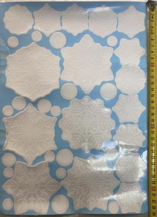 Наклейки снежинки белые новогодние белый размер стикера 24 на 34 см силикон