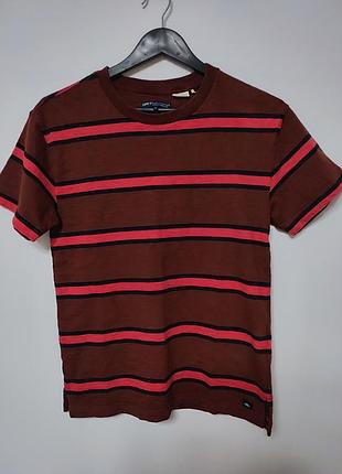 Футболка жіноча щільна levis, розмір s.