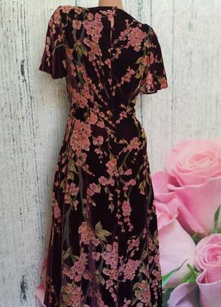 Бархатное платье с цветами5 фото
