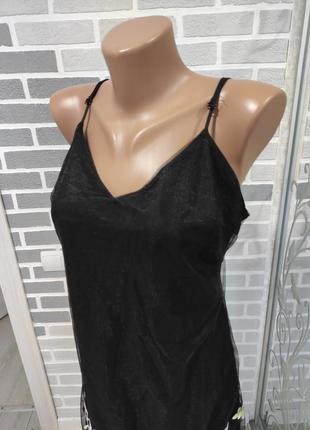 Черное короткое платье с вышивкой6 фото