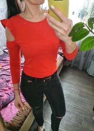 Гарна кофточка з відкритими плечима яскравого червоного кольору розмір