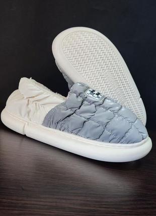 Сірі теплі тапки дутики мокасини для вулиці та дому3 фото