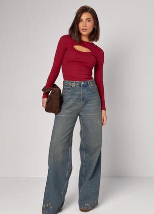 Жіночі джинси wide leg з рваними елементами
