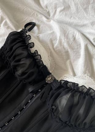 Эффектные корсеты на крючках с утяжкой 🖤8 фото