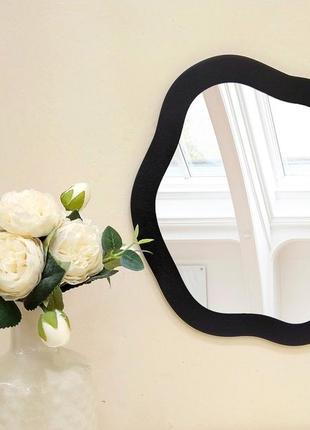 Інтер'єрне хвилясте дзеркало в дерев'яній рамі світло-лавандове, трендове дзеркало...