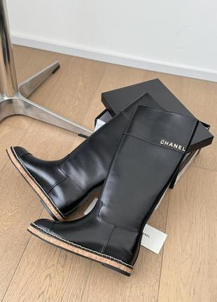 Чоботи труби в стилі chanel