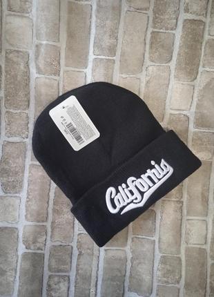 Нова шапка двойна в'язана.