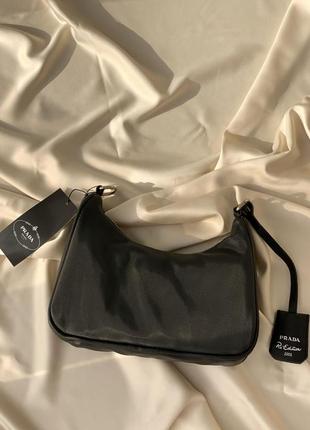 Жіноча сумка prada re-edition mini black10 фото