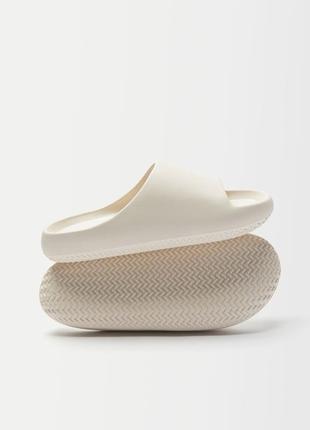 Гумові пляжні шльопанці