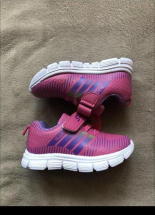 Дитячі кросівки