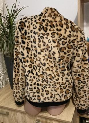 Леопардовый женский плюшевый бомбер, шубка бомбер леопардовый