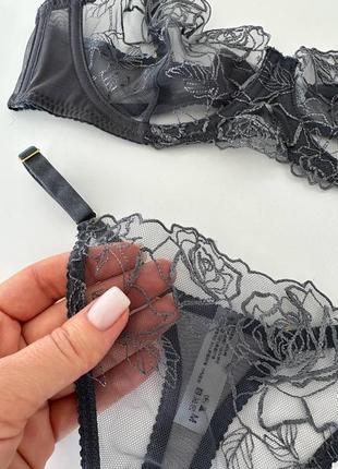 Жіночий комплект спідньої білизни: бюст із вишивкою і трусики, напівпрозора білизна, сірий...