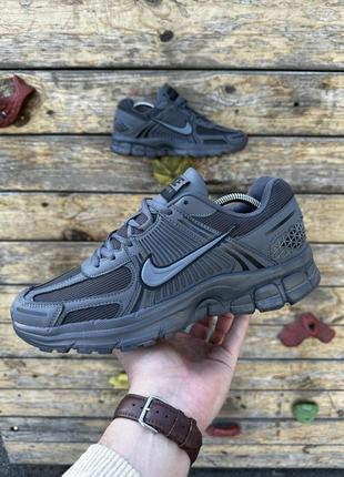 Кросівки nike zoom vomero 5 dark gray3 фото