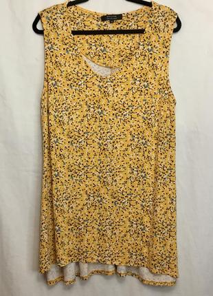 Туніка в квітковий принт великого розміру