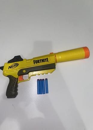 Пистолет nerf &amp; fortnite с глушителем 4 патрона, 3 в обниманию заряжается