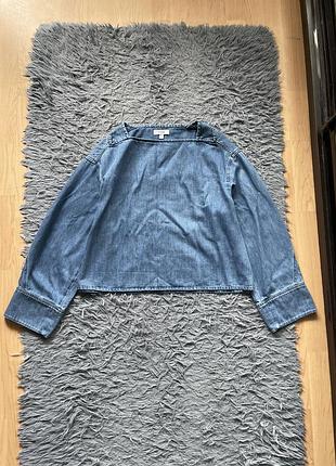 Cos стильна джинсова блузка зі свіжих колекцій