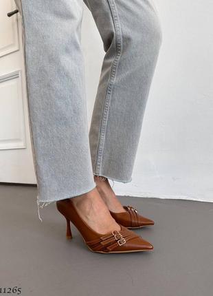 Туфлі на каблуці підборі коричневі рюмочка з вузьким носиком