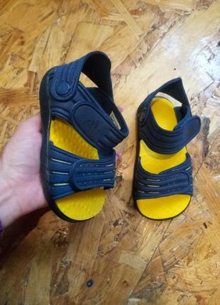 Босоножки сандалии adidas