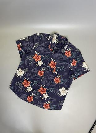 Темно синя гавайка primark з квітковим принтом, пляжна літня сорочка, теніска, шведка, принт, прімарк, квіти, пляжна