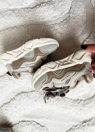 Детские кроссовки