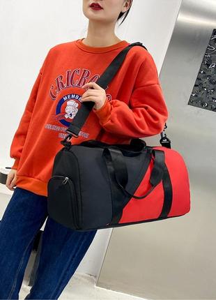 Спортивная женская сумка зd bags zip на 6 отделений для спортзала компактная 46x22x23 см черно-красная3 фото