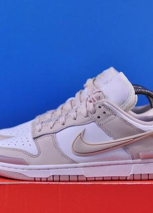 Nike Essential Tætsiddende joggingbukser i beige fleece beige/white